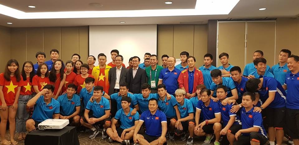 Olympic Việt Nam được nhận quà đặc biệt trước trận gặp Hàn Quốc - 3 Olympic Việt Nam được nhận quà đặc biệt trước trận gặp Hàn Quốc - 3