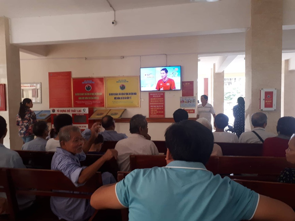 Người hâm mộ ngỡ ngàng với tuyệt phẩm của Minh Vương - 47
Tình yêu bóng đá tại Bệnh viện Đa khoa Hà Tĩnh (Ảnh: Tiến Hiệp)