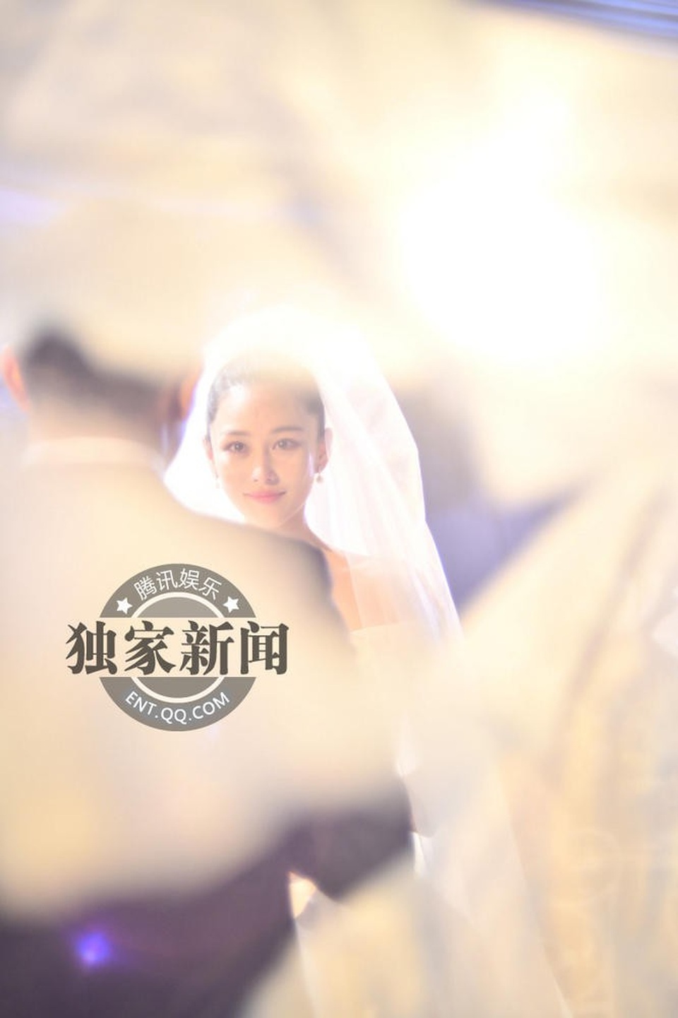 “Tình địch” cũ của Phạm Băng Băng xinh như công chúa trong hôn lễ - 8 “Tình địch” cũ của Phạm Băng Băng xinh như công chúa trong hôn lễ - 8