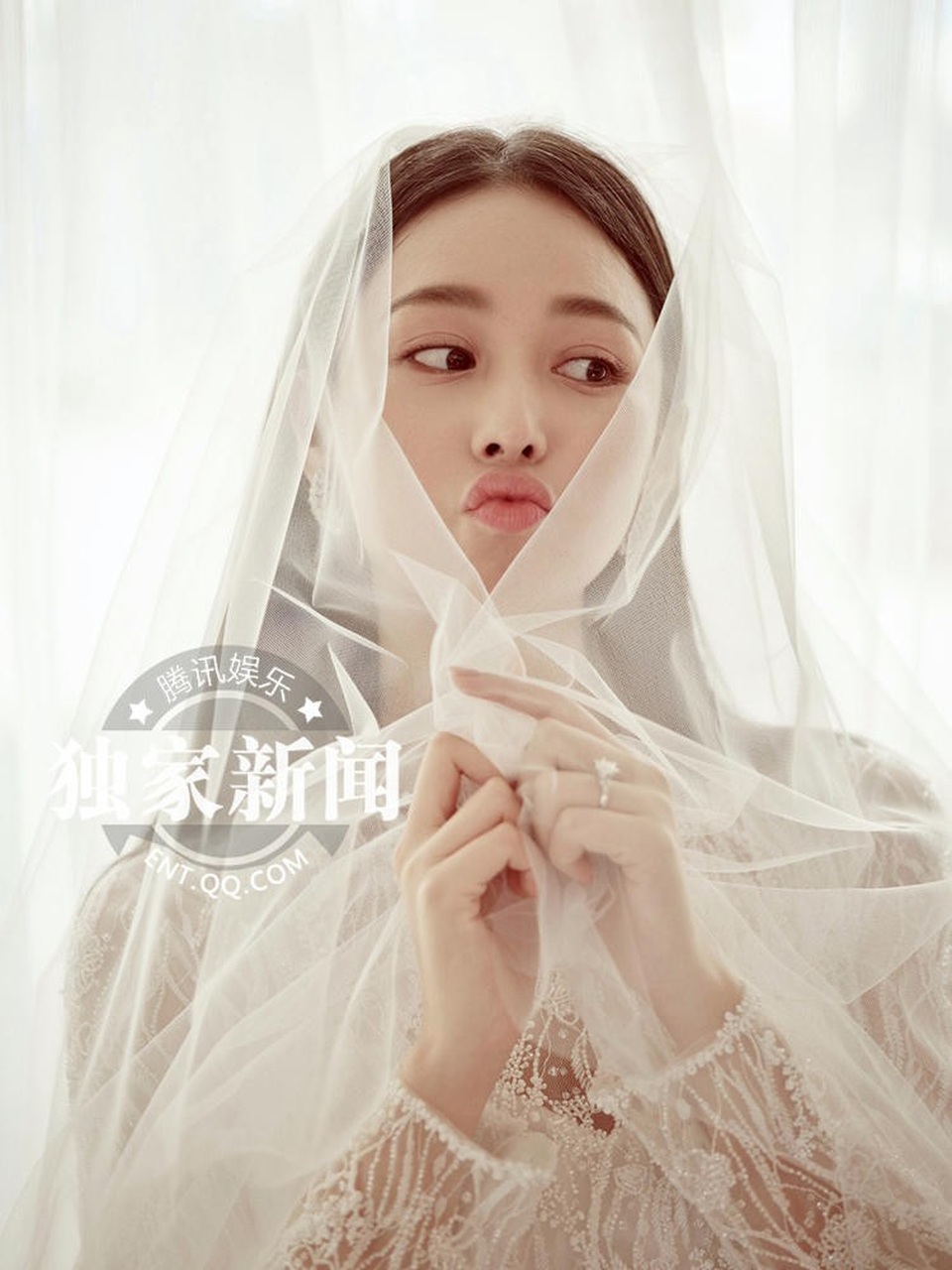 “Tình địch” cũ của Phạm Băng Băng xinh như công chúa trong hôn lễ - 5 “Tình địch” cũ của Phạm Băng Băng xinh như công chúa trong hôn lễ - 5