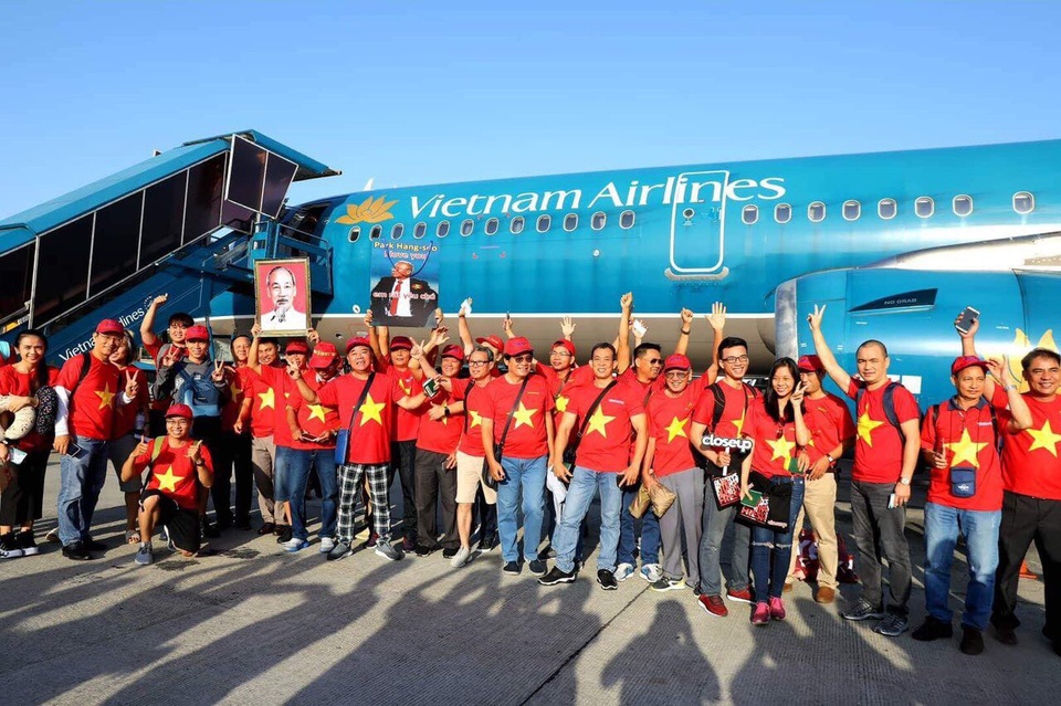 
Những chuyến bay truyền lửa cho các cầu thủ.
