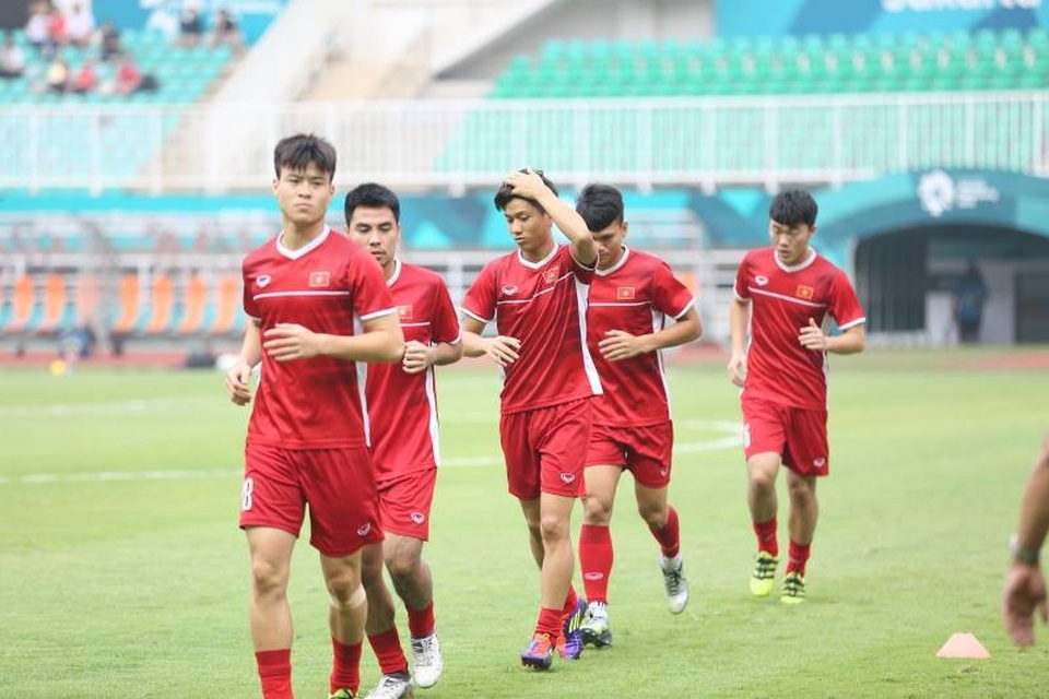 Olympic Việt Nam 1-3 Olympic Hàn Quốc: Dấu ấn của đẳng cấp - 17
Duy Mạnh và Đức Huy đã sẵn sàng cho trận đấu này