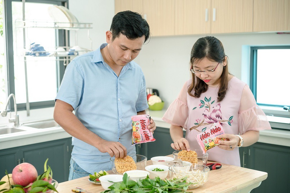 Mì ăn liền có phải chỉ là món ăn khi lỡ bữa? - 1 Mì ăn liền có thể kết hợp với các thực phẩm khác để tạo thành bữa ăn hoàn chỉnh, giàu dinh dưỡng