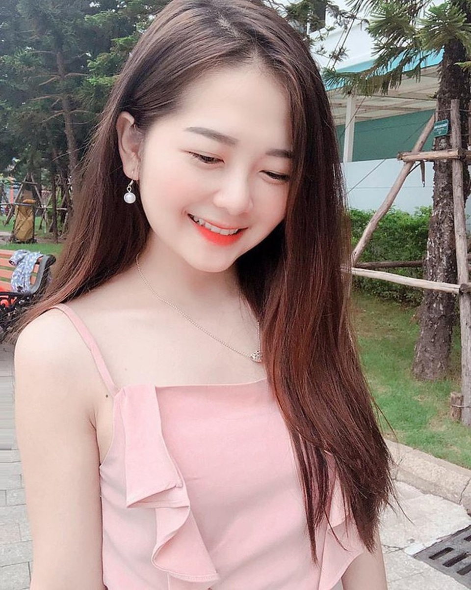 Đồng hương Văn Toàn có một fan girl bóng đá xinh đẹp thế này! - 15 Đồng hương Văn Toàn có một fan girl bóng đá xinh đẹp thế này! - 15