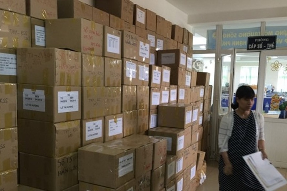 
Các cơ quan BHXH hiện đang lưu giữ số lượng lớn sổ BHXH
