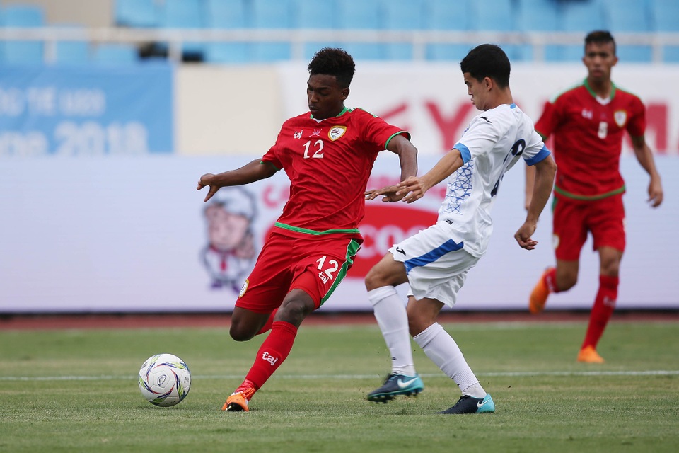 Olympic Uzbekistan chia điểm với Oman trong trận ra quân - 1
Trận đấu diễn ra đầy hấp dẫn - Ảnh: Gia Hưng