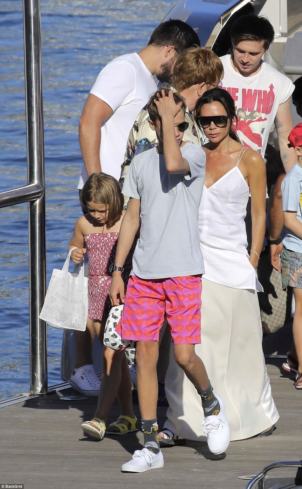 
Gia đình Beckham tận hưởng mùa hè tại những đất nước đẹp nhất Châu Âu
