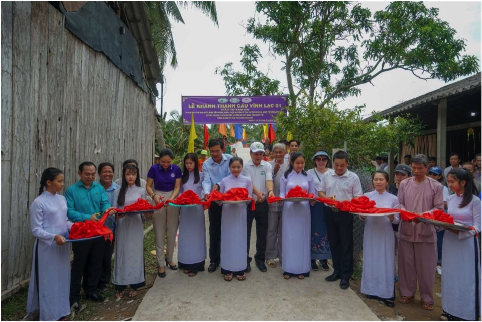 Khánh thành 3 cây cầu dân sinh mới nhân dịp 19/8, 02/9 và Lễ Vu Lan 2018 - 3
Lễ cắt băng khánh thành Cầu Từ Tâm 05.