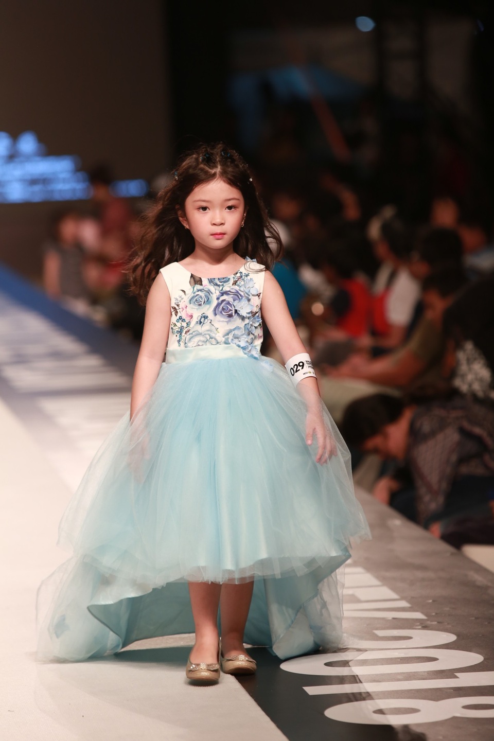 “Bản sao” siêu mẫu số 1 châu Á Liu Wen lọt Top lần đầu chinh chiến quốc tế - 14 Cô bé 5 tuổi Ngô Bảo Trân cũng giành giải Vàng chung cuộc.