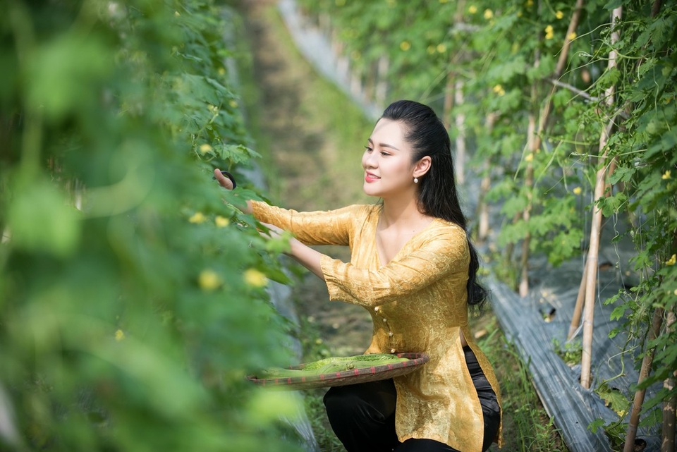 Ngắm 9x xinh đẹp với cuộc sống điền viên tĩnh tại sau khi “Bỏ phố về quê” - 1 Rời bỏ đô thị rực rỡ, Tuệ Anh tìm thấy niềm vui trong cuộc sống bình dị nơi thôn quê