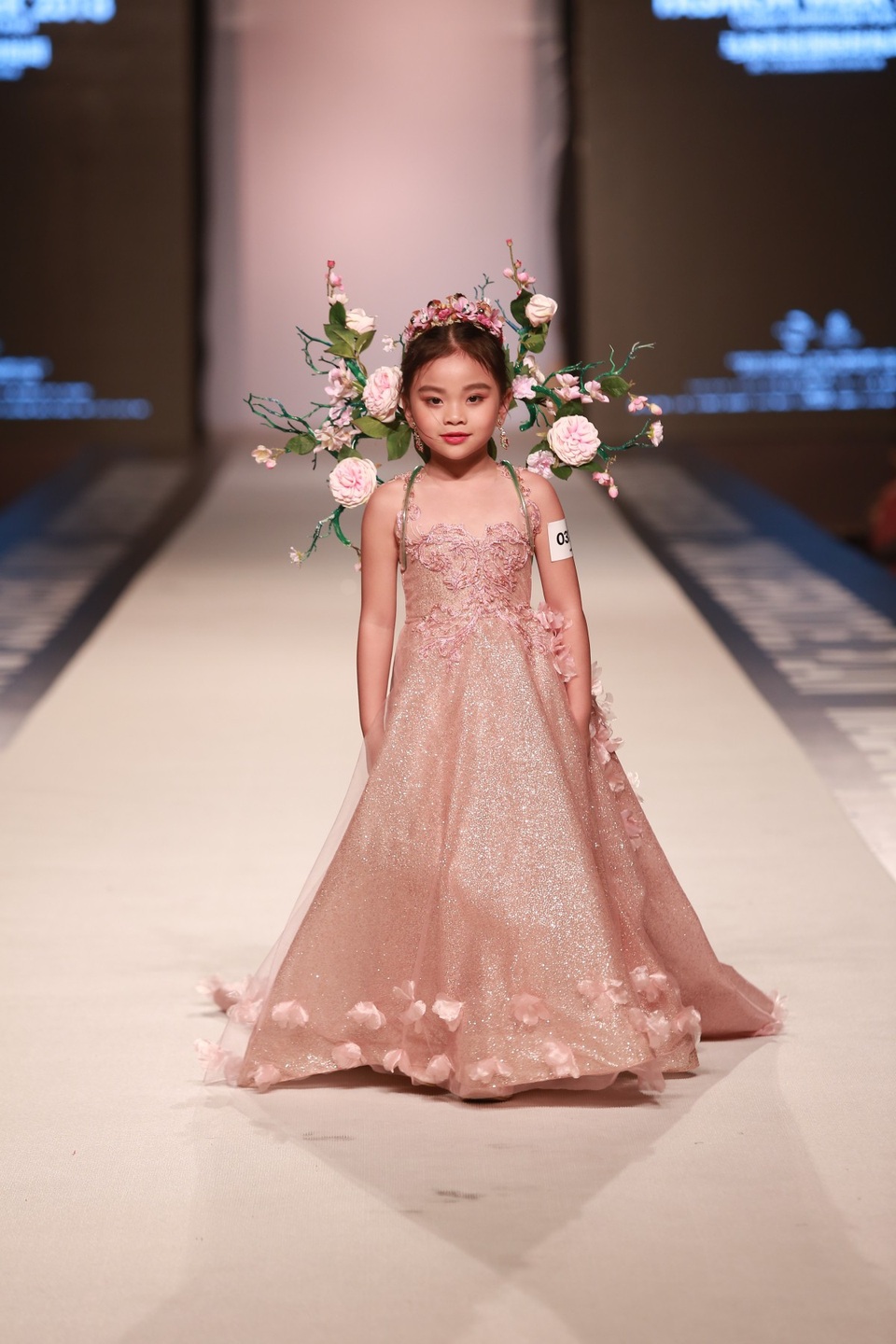 “Bản sao” siêu mẫu số 1 châu Á Liu Wen lọt Top lần đầu chinh chiến quốc tế - 9 Trần Nguyễn Ngọc Nhi là một trong những “em út” tại cuộc thi năm nay.
