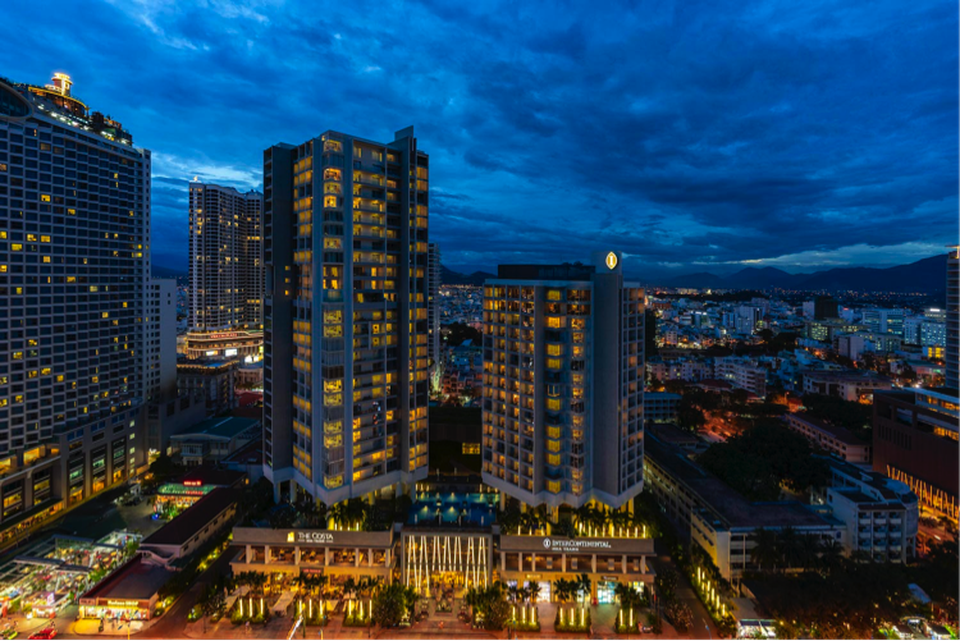 Sân bay quốc tế Cam Ranh hoạt động, địa ốc Nha Trang hưởng lợi - 1 Sân bay quốc tế Cam Ranh kỳ vọng sẽ là “cú hích” cho thị trường Nha Trang.