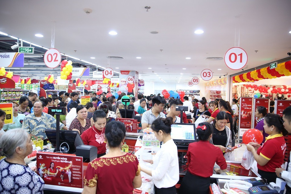 Vincom ghi dấu ấn mới tại Lạng Sơn và Bắc Ninh dịp Quốc khánh - 4
Siêu thị Vinmart tại Vincom Plaza Lạng Sơn đã tiếp đón hàng trăm khách hàng ngay sau khi mở cửa.
