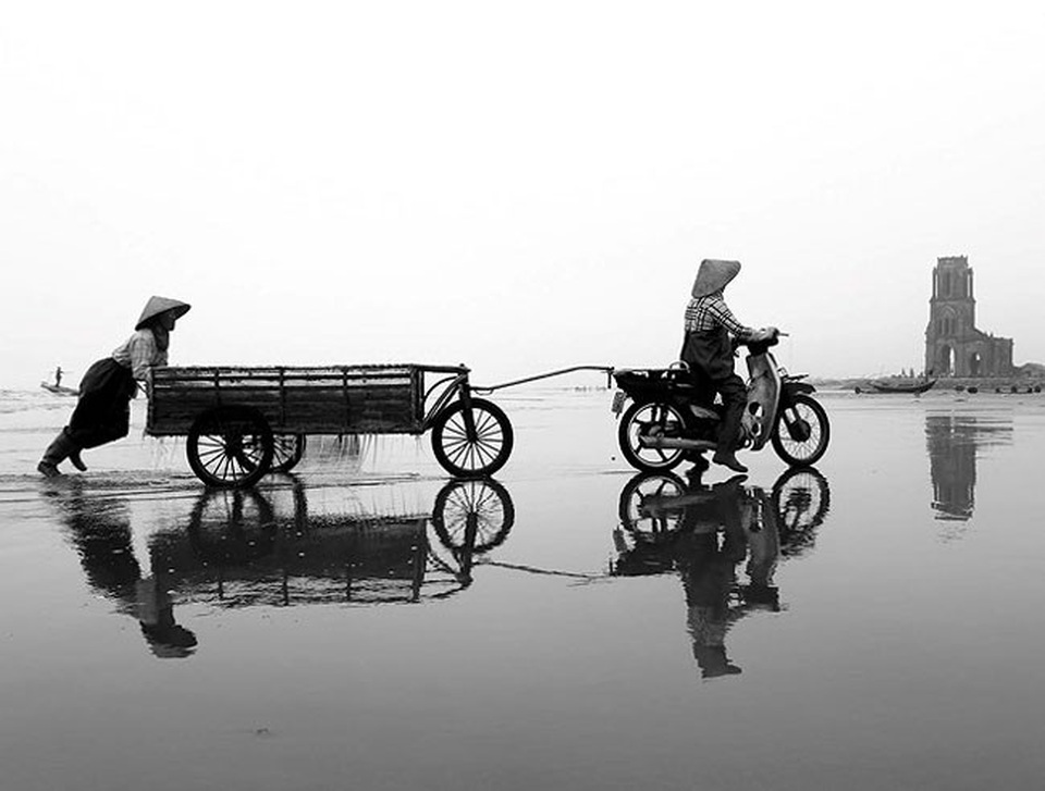 Nét đẹp phụ nữ Việt Nam trong lao động qua con mắt của Lê Bích - 5