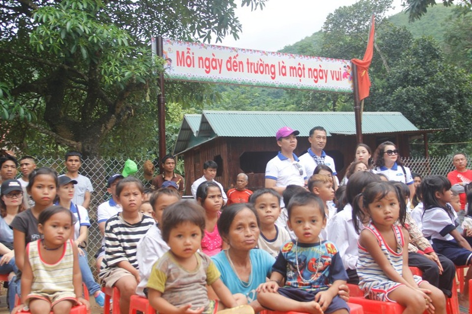 Khánh thành và bàn giao điểm trường miền núi trước năm học mới - 3 Năm học mới, các em sẽ được học tập trong ngôi trường sạch đẹp, vững chắc