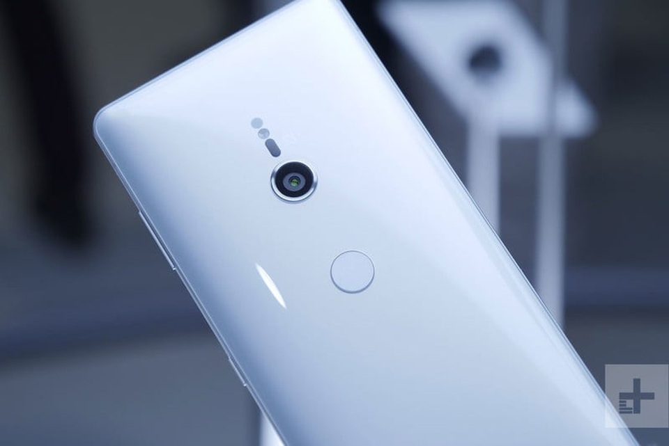 Sony trình làng Xperia XZ3 - Cấu hình mạnh, màn hình cong công nghệ OLED - 5 Cận cảnh camera 19 megapixel trên Xperia XZ3
