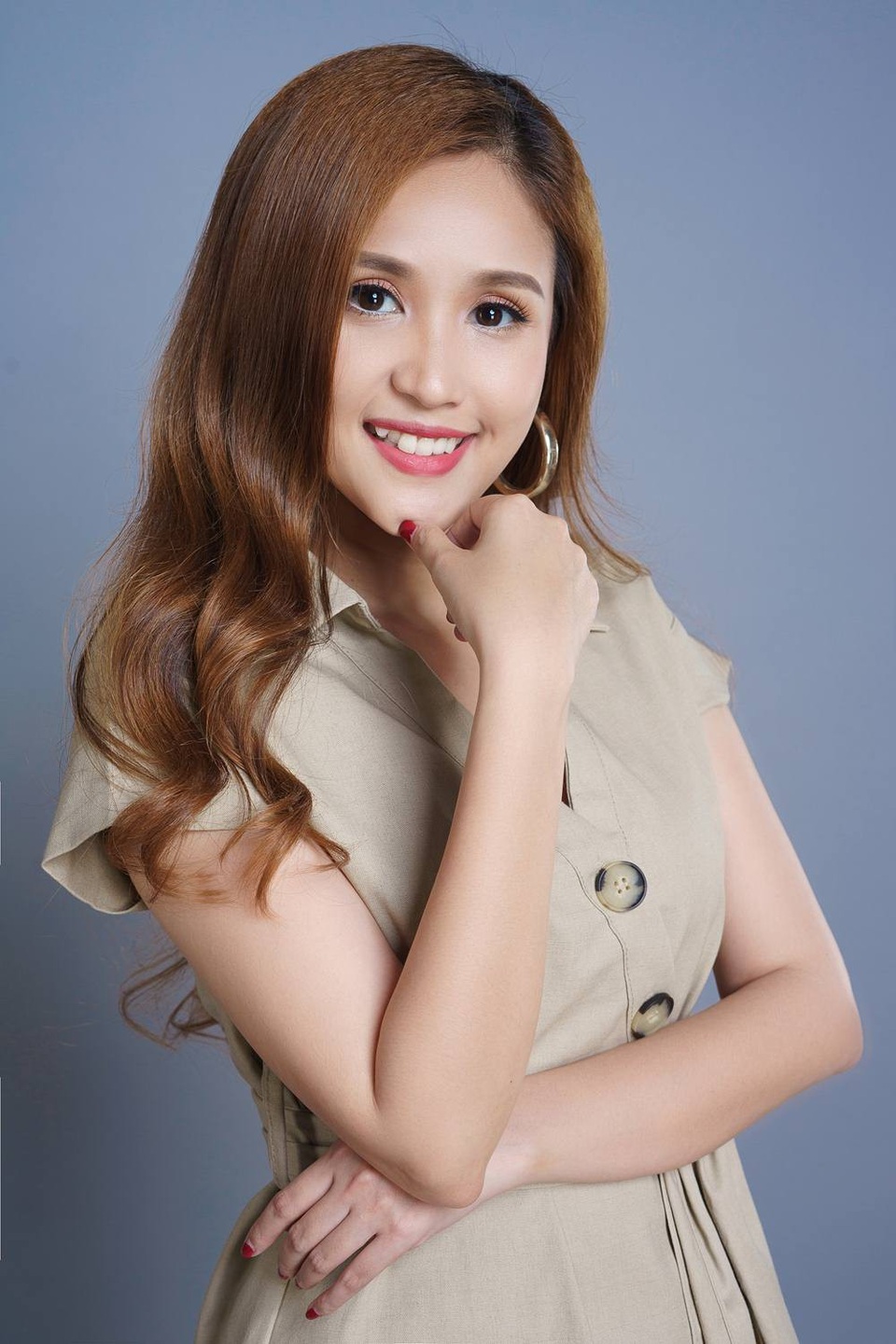 Trước đó, còn có một số thông tin cho rằng Hương – Hân – Minh giả bộ thân thiết đến đánh bóng cho phim. Phương Hằng cũng đã lên tiếng chia sẻ về sự việc: “Trong showbiz tìm được 1 người bạn thân đã khó rồi huống hồ gì ở đây có tới 2 bạn thân là điều hiếm hoi. Khi mình thể hiện ra bên ngoài thì mọi người nghĩ mình đang cố tình làm những điều đó nhưng thật ra với cách sống đơn giản của Thúy Ngân, Phương Hằng và Lê Phương thì mình có sao mình nói vậy, mình tỏ ra quan tâm nhau chứ không phải thân nhau là gặp nhau mỗi ngày, thân nhau là nói nhiều về nhau”.