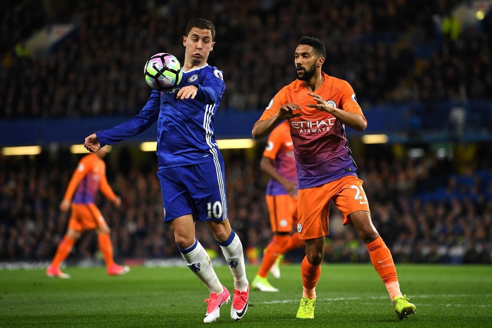 Điểm lại 5 trận gần nhất giữa Man City và Chelsea - 3
Hazard (trái) tỏa sáng trong chiến thắng của Chelsea