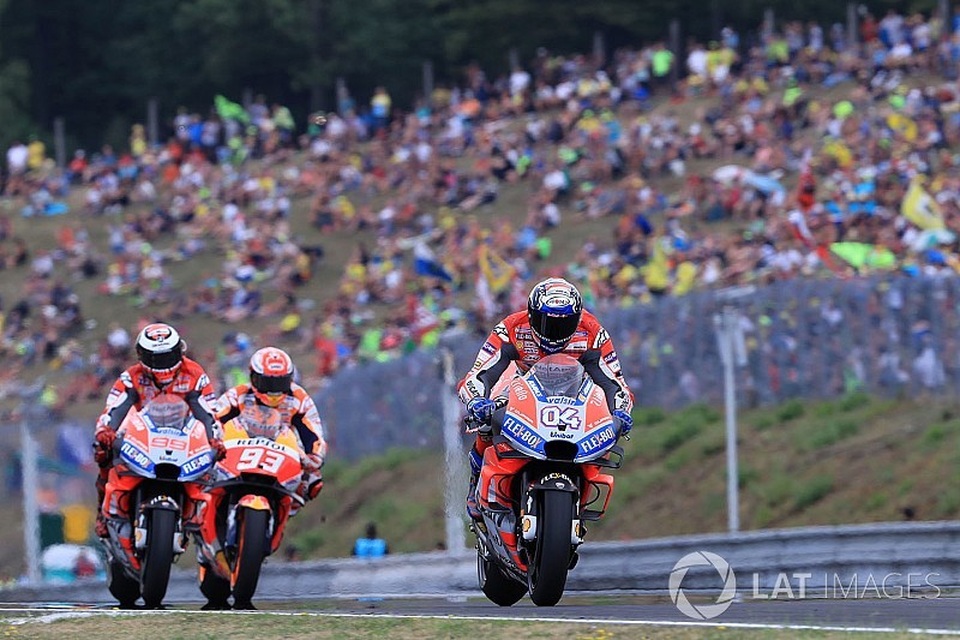 Andrea Dovizioso thắng thuyết phục tại Brno, Séc - 3 Andrea Dovizioso thắng thuyết phục tại Brno, Séc - 3