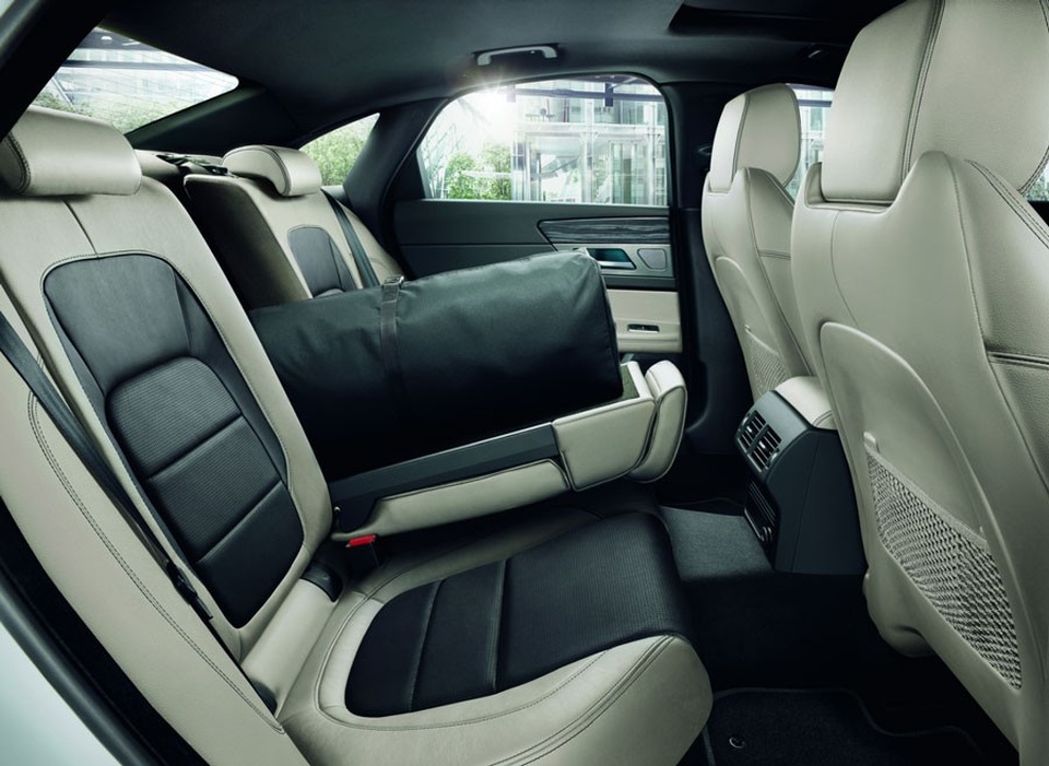 Jaguar XF - Nguyên lý tối giản là sức mạnh - 3 Jaguar XF - Nguyên lý tối giản là sức mạnh - 3