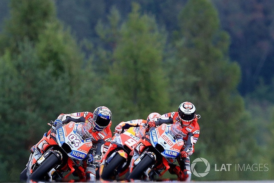 Andrea Dovizioso thắng thuyết phục tại Brno, Séc - 4 Andrea Dovizioso thắng thuyết phục tại Brno, Séc - 4