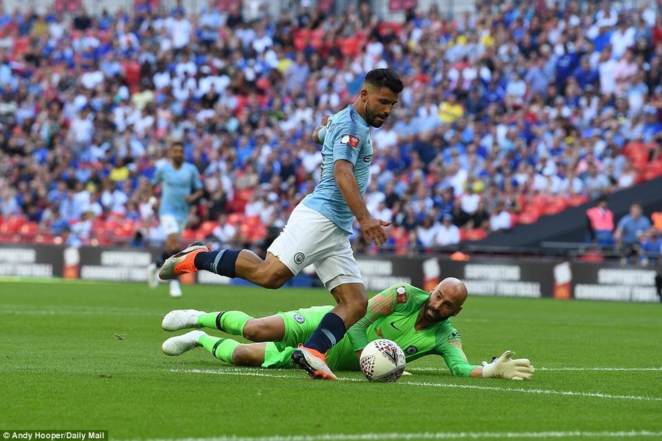 Nhìn lại chiến thắng dễ dàng của Man City trước Chelsea - 18
Aguero đã không thể lập hat-trick ở trận đấu này