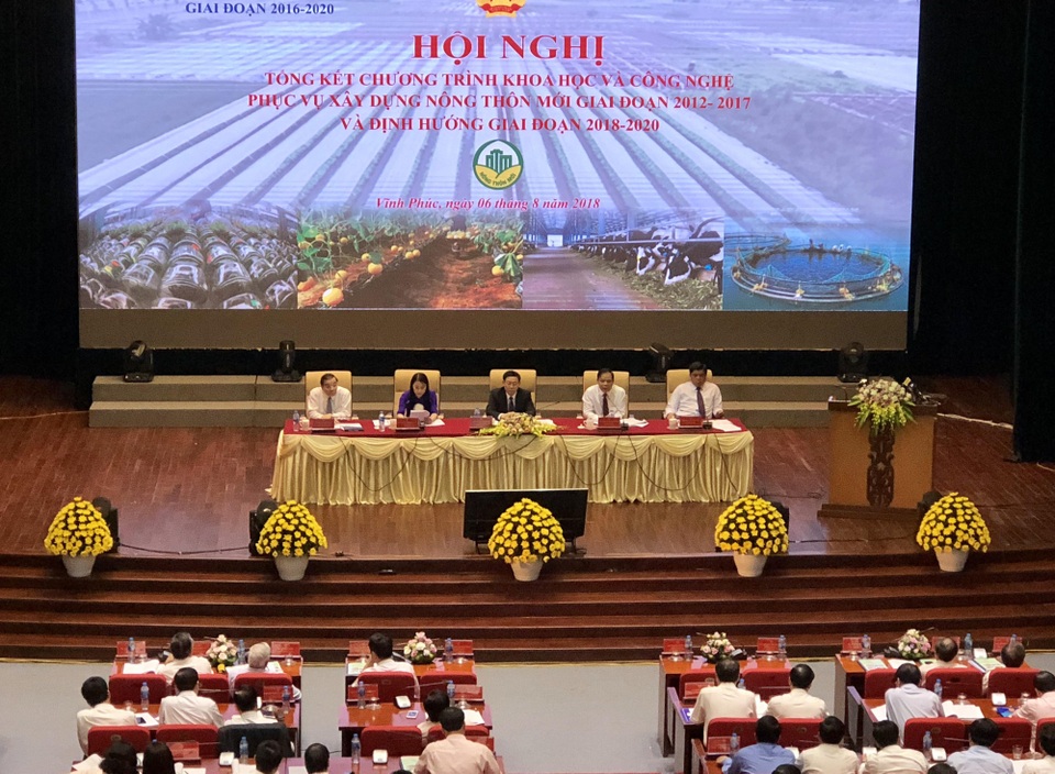 Phó Thủ tướng: Ngồi phòng máy lạnh nghiên cứu nông thôn mới thì khó thành công - 1 Hội nghị tổng kết diễn ra sáng 6/8