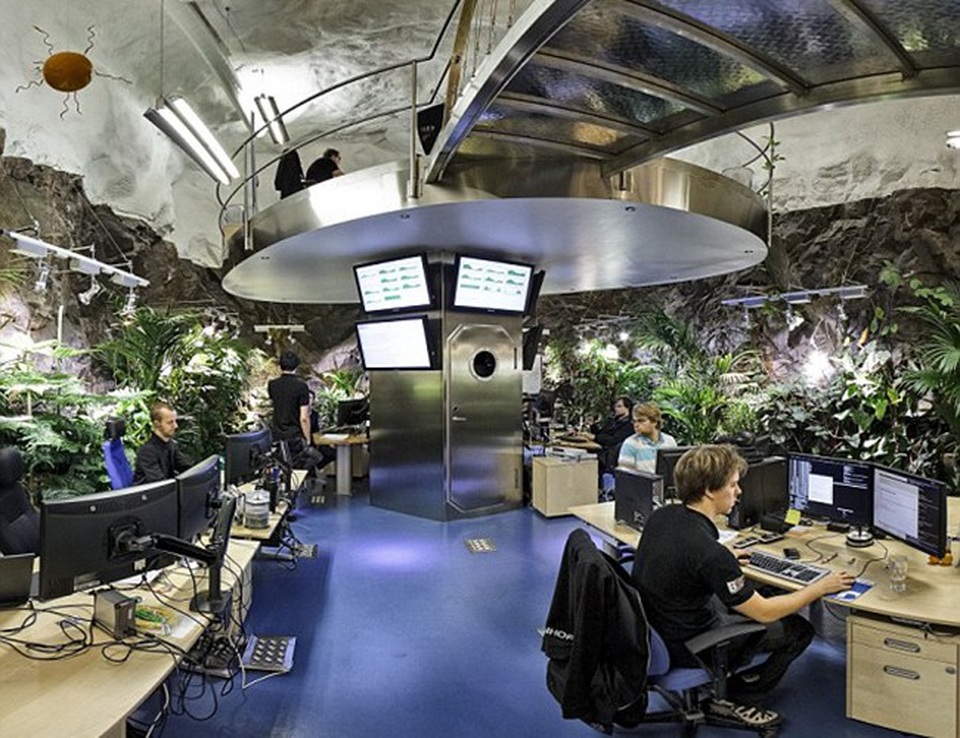 "Chui" xuống lòng đất ngắm văn phòng làm việc có một không hai ở Thụy Điển - 12