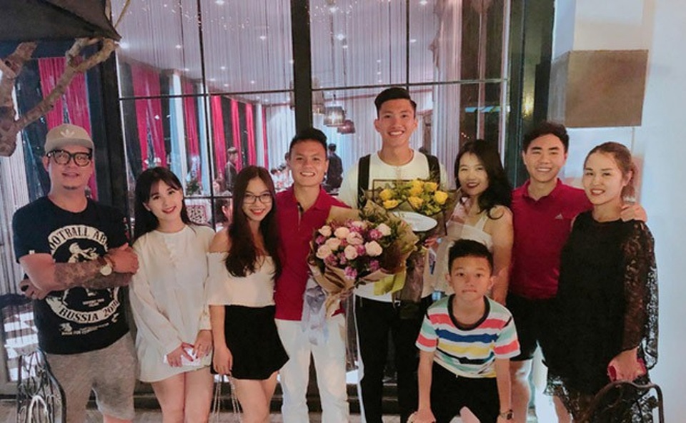Văn Hậu U23 lập siêu phẩm, bạn gái xinh như hot girl bị săn lùng - 3 Văn Hậu U23 lập siêu phẩm, bạn gái xinh như hot girl bị săn lùng - 3