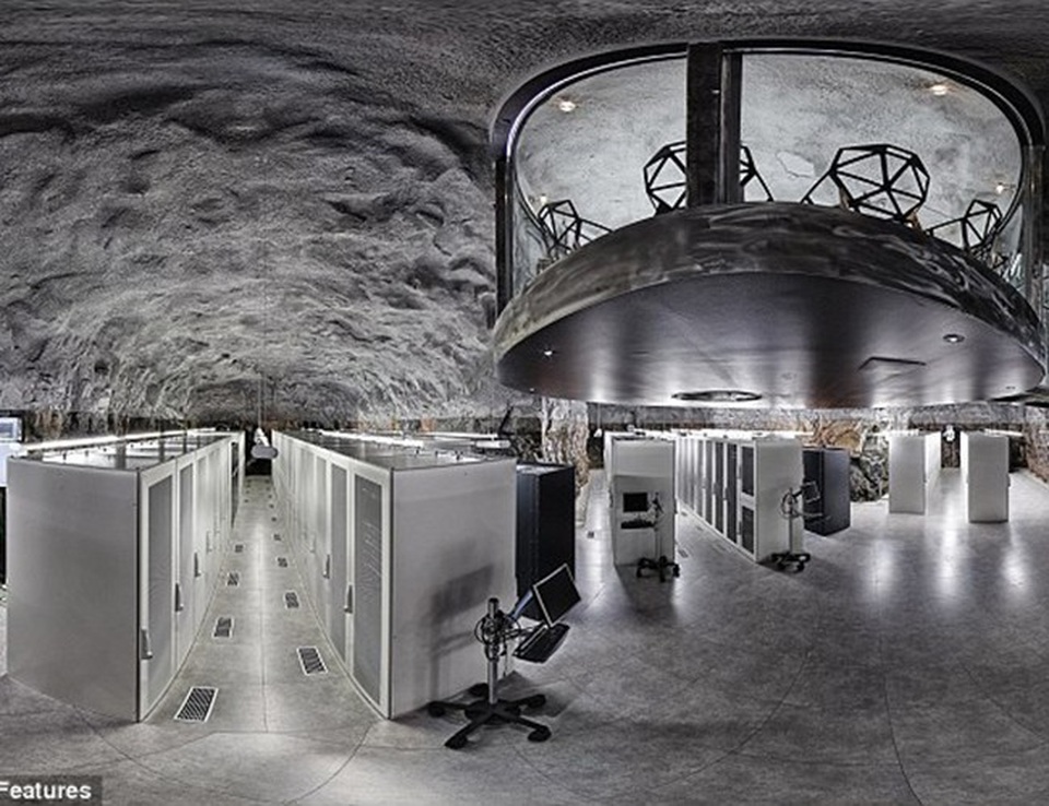 "Chui" xuống lòng đất ngắm văn phòng làm việc có một không hai ở Thụy Điển - 10