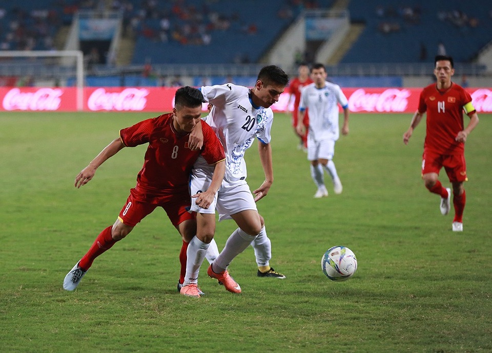 Olympic Việt Nam 1-1 Olympic Uzbekistan: Văn Đức tỏa sáng - 10
Những phút đầu tiên diễn ra đầy hấp dẫn - Ảnh: Gia Hưng