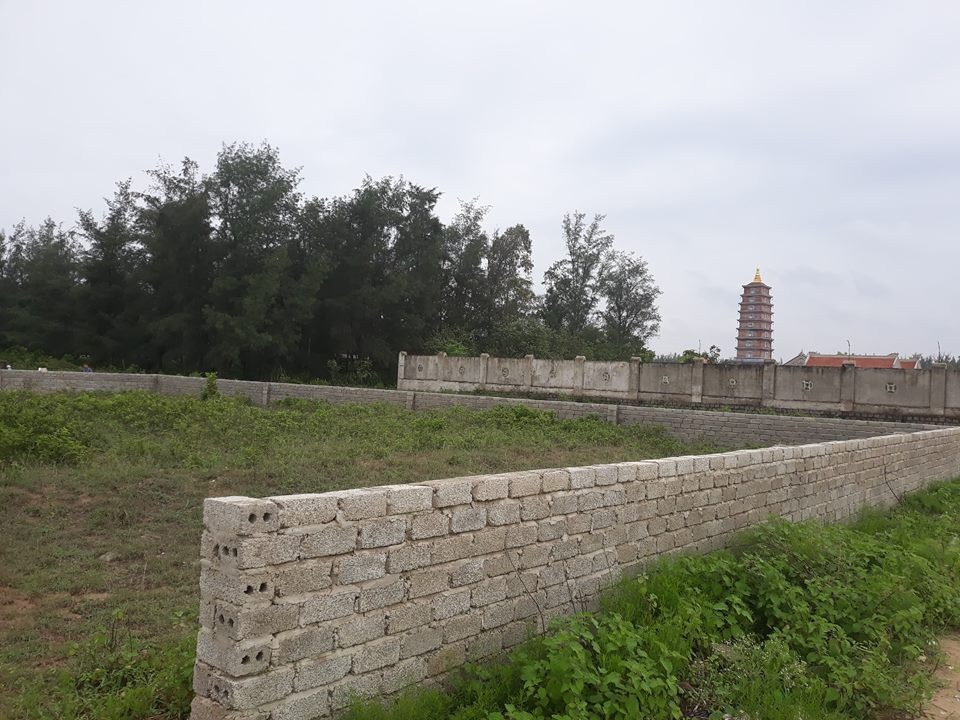 Kỳ lạ đằng sau hàng loạt lô đất “vàng” tại Thanh Hóa! - 2 26 lô đất vàng đã được chia lô nhưng từ huyện đến xã không biết biết ai là người được sở hữu.