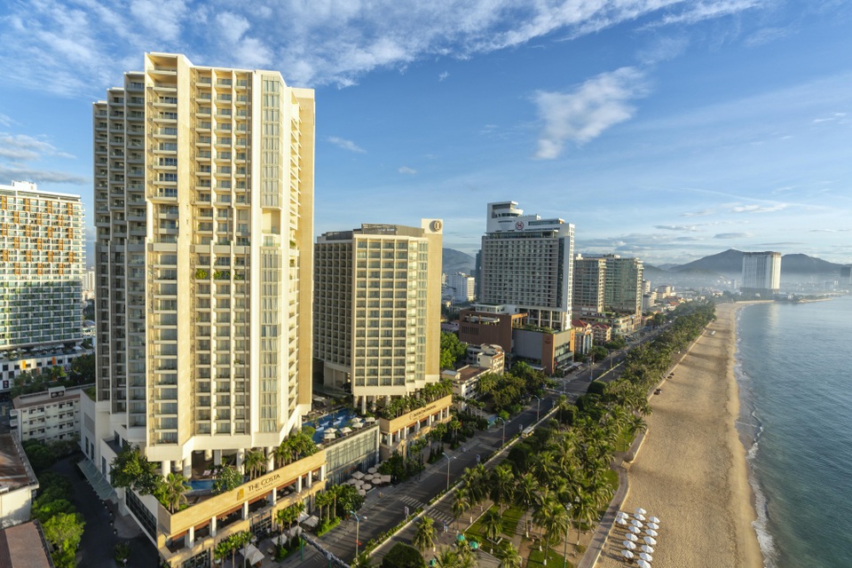 Hành trình từ người rửa bát đến quản lý khách sạn hàng đầu tại Việt Nam - 3 Quản lý cấp cao của InterContenital đánh giá cao The Costa Nha Trang - toà căn hộ nghỉ dưỡng nằm cận kề khách sạn InterContinental.