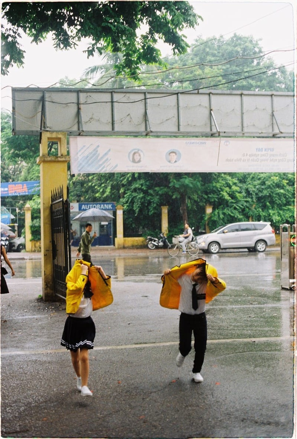 Bộ ảnh lãng mạn đưa ta trở về thời học sinh để nhớ, để thương - 10 Bộ ảnh lãng mạn đưa ta trở về thời học sinh để nhớ, để thương - 10