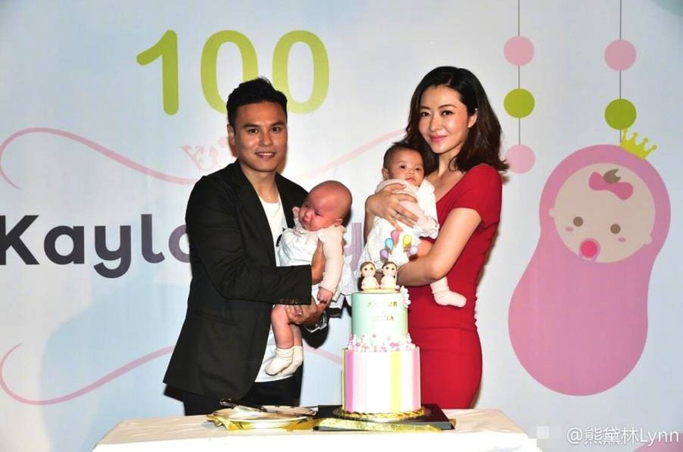 “Tình cũ” của Quách Phú Thành hạnh phúc khoe cặp sinh đôi hai gái - 1
Vợ chồng Lâm Đại Hùng hạnh phúc trong tiệc đầy cữ của hai con gái, ngày 6/8.