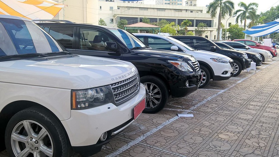 Ô tô cũ đồng loạt tăng giá mạnh, mua chạy trước thời điểm nhạy cảm - 1
Khan hiếm xe mới, nhiều người lựa chọn mua xe cũ để tránh tháng Ngâu