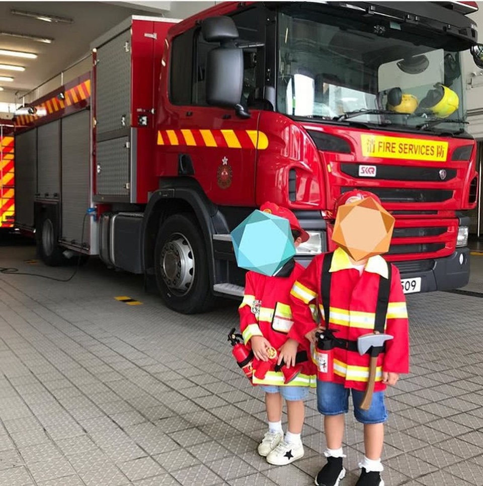 Cuộc sống nhung lụa của siêu mẫu Ngô Bội Từ bên chồng đại gia - 5
Bà mẹ nổi tiếng không bao giờ để lộ mặt của các con.