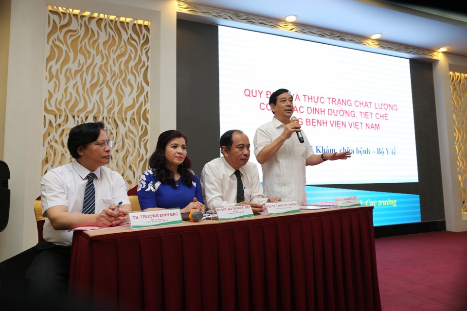 Ra mắt tài liệu “Hướng dẫn quy trình thực hiện công tác dinh dưỡng tiết chế” - 1 PGS.TS.BS Lương Ngọc Khuê đã chia sẻ về thực trạng chất lượng công tác dinh dưỡng