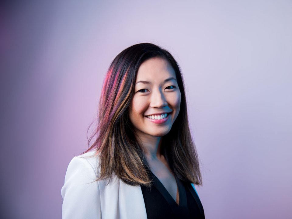 8X lập công ty chữa bệnh nan y bằng trí thông minh nhân tạo - 1 Alice Zhang, CEO kiêm đồng sáng lập 29 tuổi của công ty nghiên cứu thuốc VergeGenomics. Ảnh: Verge Genomics