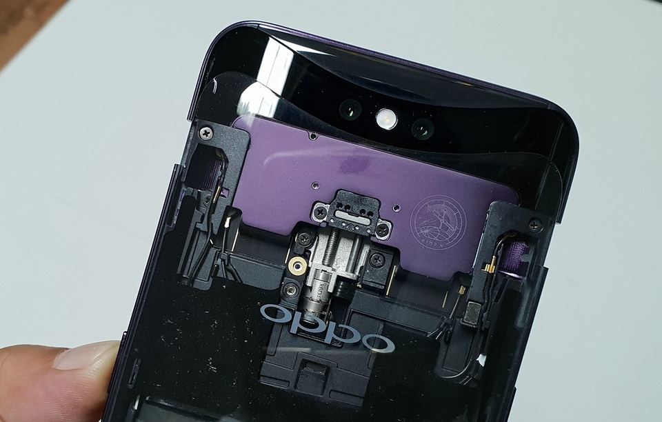 Oppo Find X mặt lưng trong suốt xuất hiện tại Việt Nam - 2 Oppo Find X mặt lưng trong suốt xuất hiện tại Việt Nam - 2