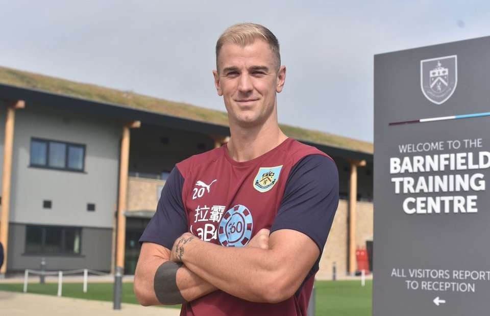 Các bản hợp đồng đã hoàn thành tại Premier League trước ngày cuối - 2
Joe Hart đã hết kiếp ở mướn, anh đã chính thức rời Man City