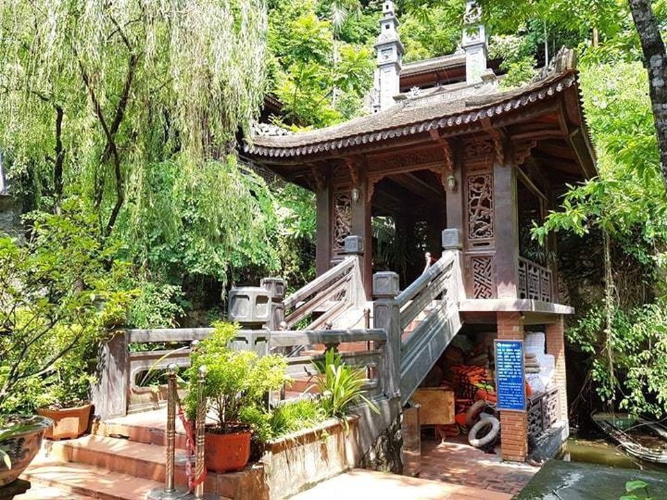 Vùng di sản bị công trình “khủng” xâm hại khó trở về nguyên trạng - 5 Ông Nguyễn Văn Son vừa có tờ trình, đơn xin hoạt động lại điểm du lịch tại khu vực núi Cái Hạ.
