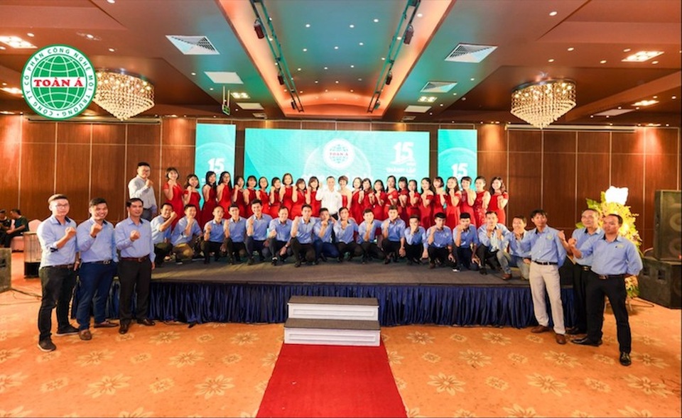 Công ty cổ phần công nghệ môi trường Toàn Á – Lá cờ đầu trong công nghệ xử lý nước - 9
Tập thể lãnh đạo, công nhân viên công ty.