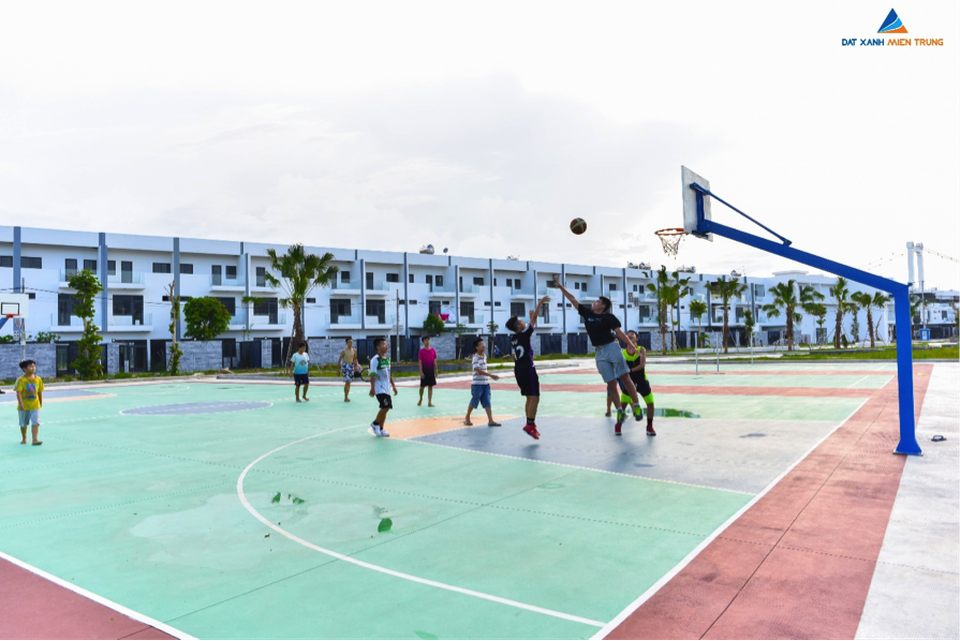 
Sân thể thao chuẩn quốc tế A+ đáp ứng nhu cầu thể thao của cư dân
