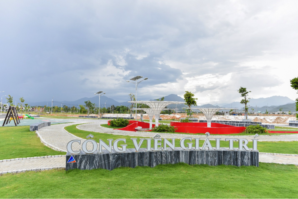 
Công viên CX3 với lối đi bộ được ốp đá tiêu chuẩn resort 5 sao với tính an toàn và thẩm mỹ cao
