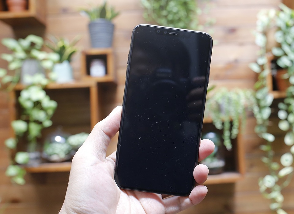 iPhone X Plus chưa ra mắt bất ngờ xuất hiện tại TPHCM - 1 Nguyên mẫu được cho là iPhone X Plus