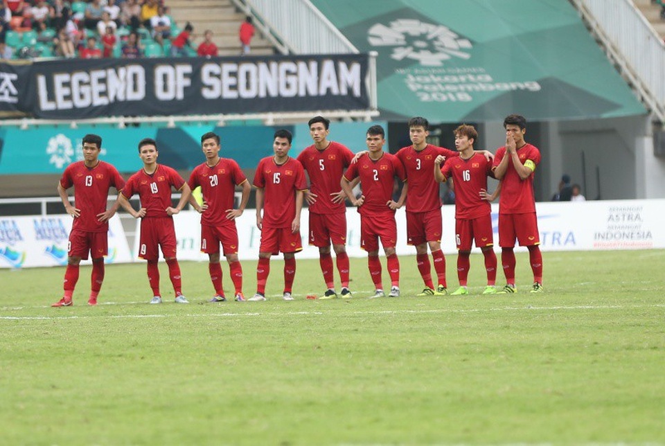 Khoảnh khắc Quang Hải, Minh Vương đá hỏng penalty khiến Việt Nam hụt HCĐ Asiad - 11
OLympic Việt Nam đã thua 3-4 và không thể giành HCĐ Asiad 2018