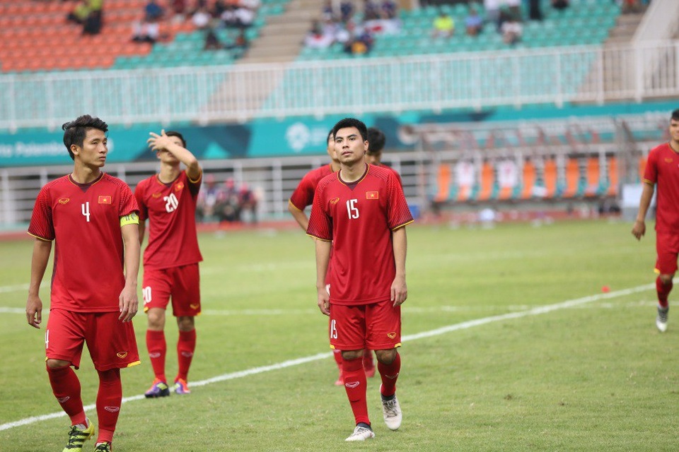 Cầu thủ Olympic Việt Nam buồn bã sau thất bại, cảm ơn người hâm mộ - 2 Cầu thủ Olympic Việt Nam buồn bã sau thất bại, cảm ơn người hâm mộ - 2