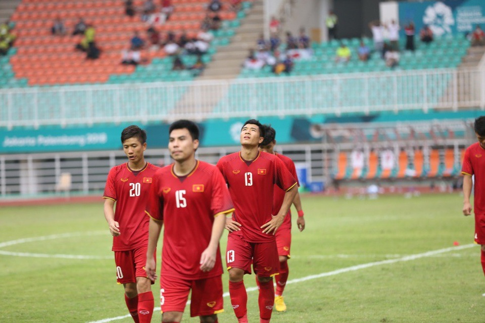 Cầu thủ Olympic Việt Nam buồn bã sau thất bại, cảm ơn người hâm mộ - 1
Nỗi buồn thất bại của cầu thủ Olympic Việt Nam