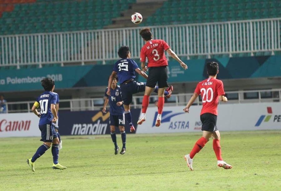 Olympic Nhật Bản 1-2 Olympic Hàn Quốc: Son Heung Min hoàn tất tấm HCV Asiad - 6
Trận đấu diễn ra đầy hấp dẫn và căng thẳng